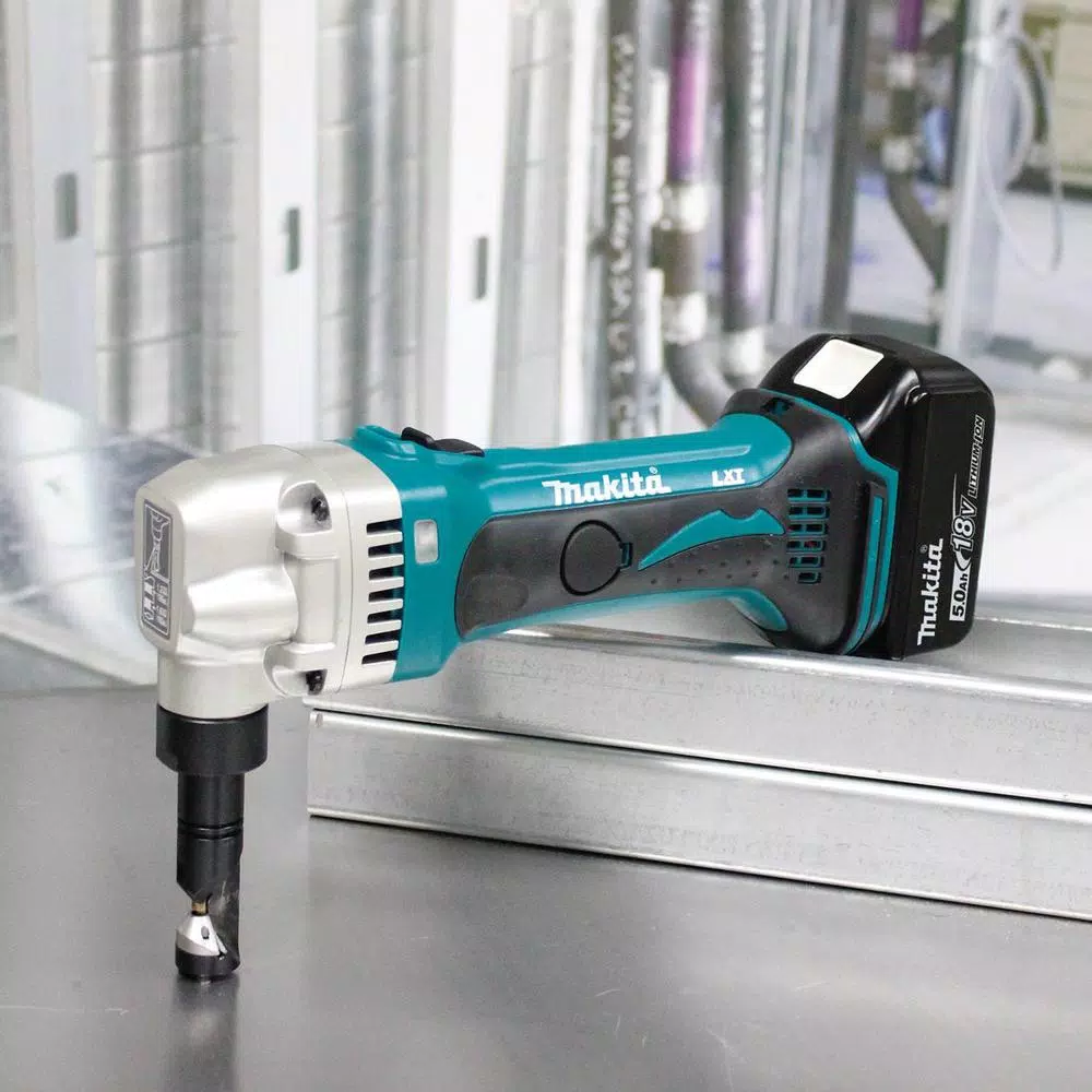 Promo ๐ Power Cutting Tools Makita 18-Volt 5.0Ah LXT Lithium-Ion Cordless 16-Gauge Nibbler Kit ๐ฅฐ - Image 4